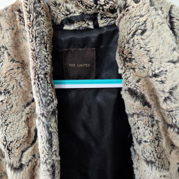 The Limited Woman's Faux Fur Vest size XS/S. "DRY CLEAN ONLY" - Picture 3 of 8